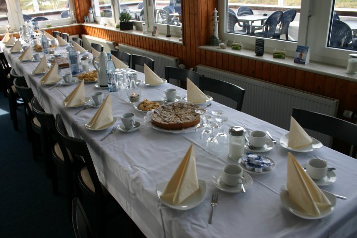 26222_100886309949668_100000848991972_21713_1911267_n