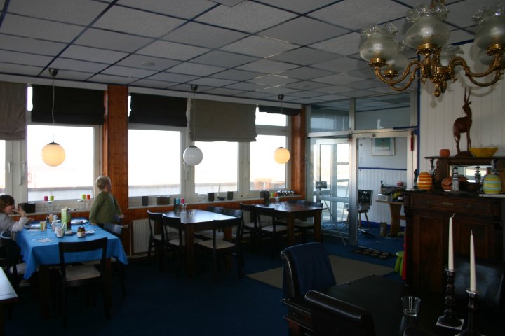 26222_100886396616326_100000848991972_21735_5082960_n