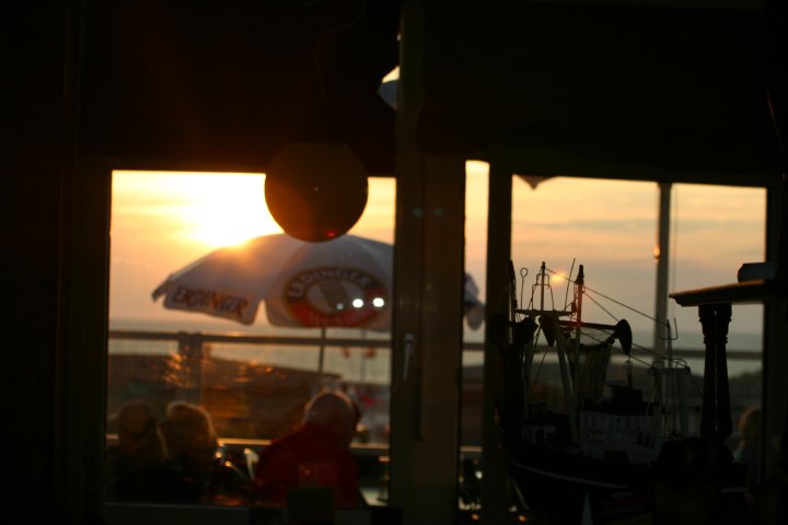 26222_100886463282986_100000848991972_21752_1549987_n