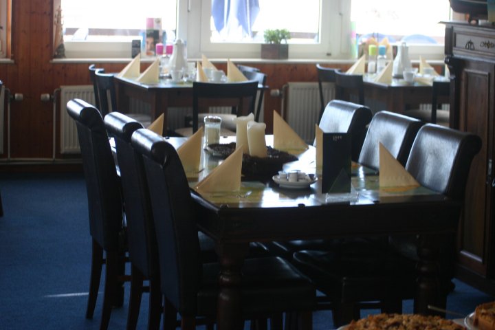 26222_100886493282983_100000848991972_21760_276149_n