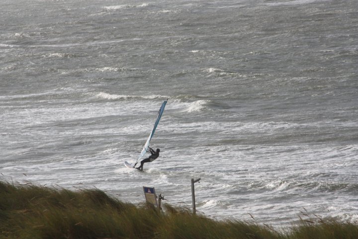 26222_100892996615666_100000848991972_21898_968852_n